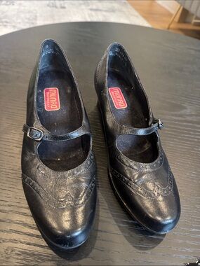 Vintage Munro Black Leather Mary Jane heeled Loafers with Brogue Detailing